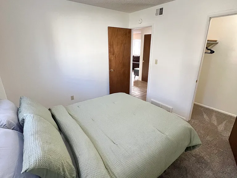 219 14th Ave S #4 — Photo 18