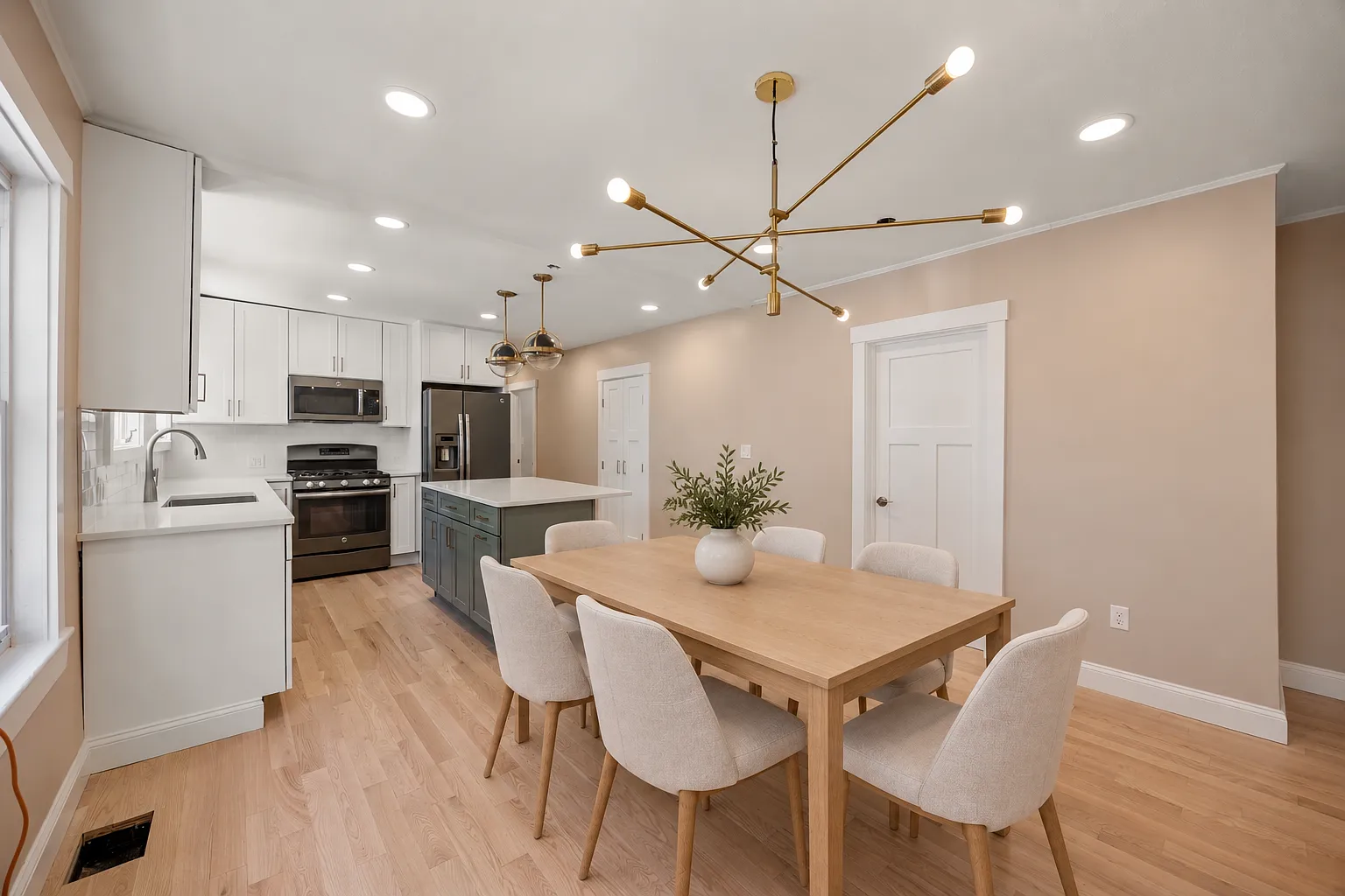 2 bed, 1250 sqft, $3,600 — Photo 4