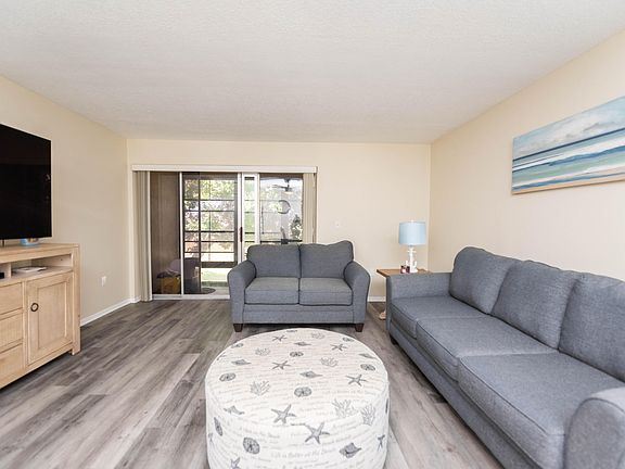 2nd image of 2501 Sandtrap Ln #8F