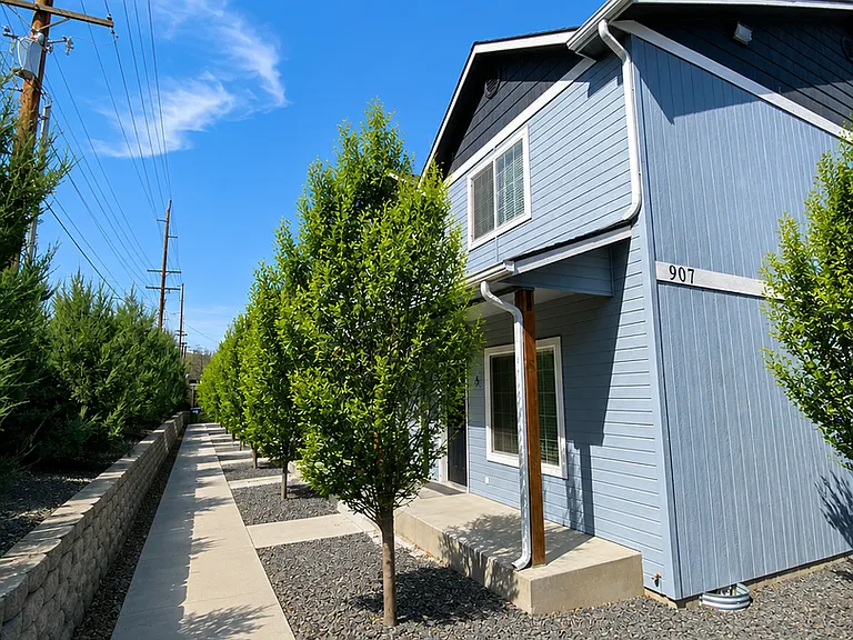 907 W Cherry Ave #D — Photo 14