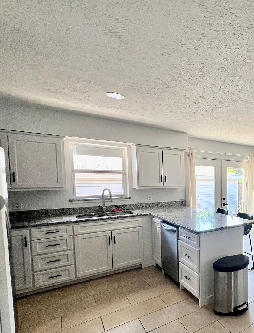 2 bed, 1348 sqft, $2,550 — Photo 4