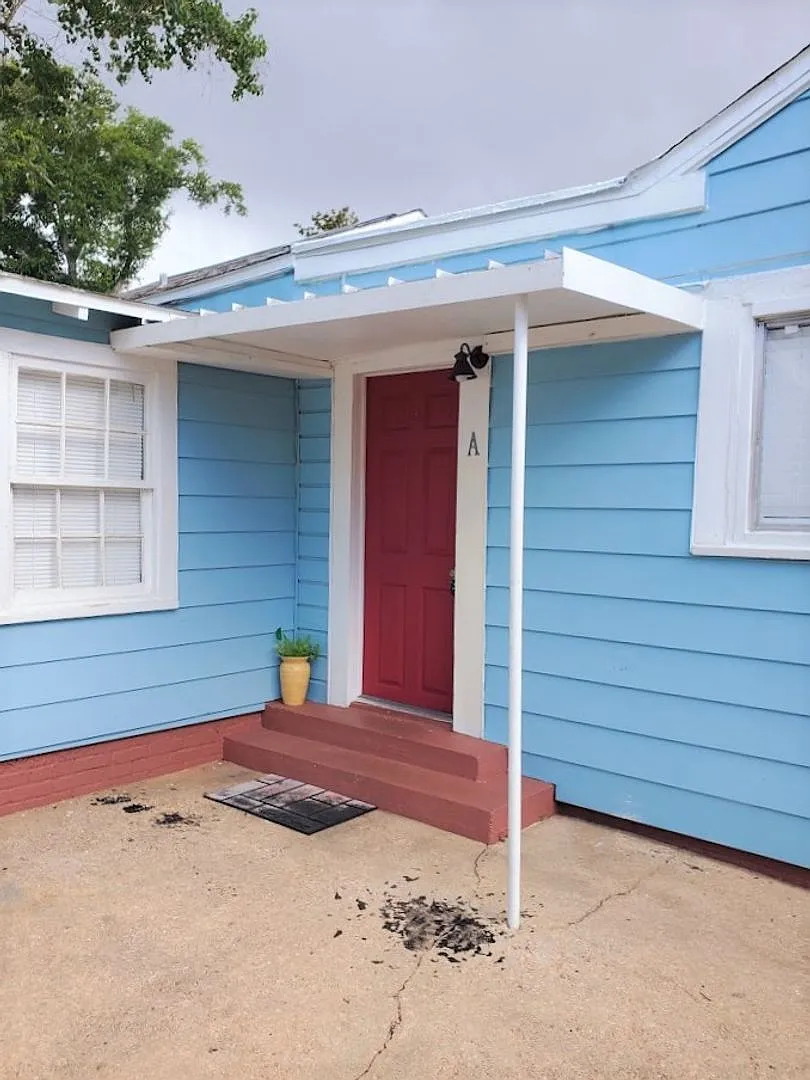 Studio Apartment on Gadsden St — Photo 1