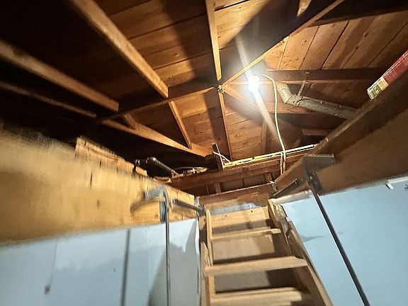 5th image of 3309 SE 24th St