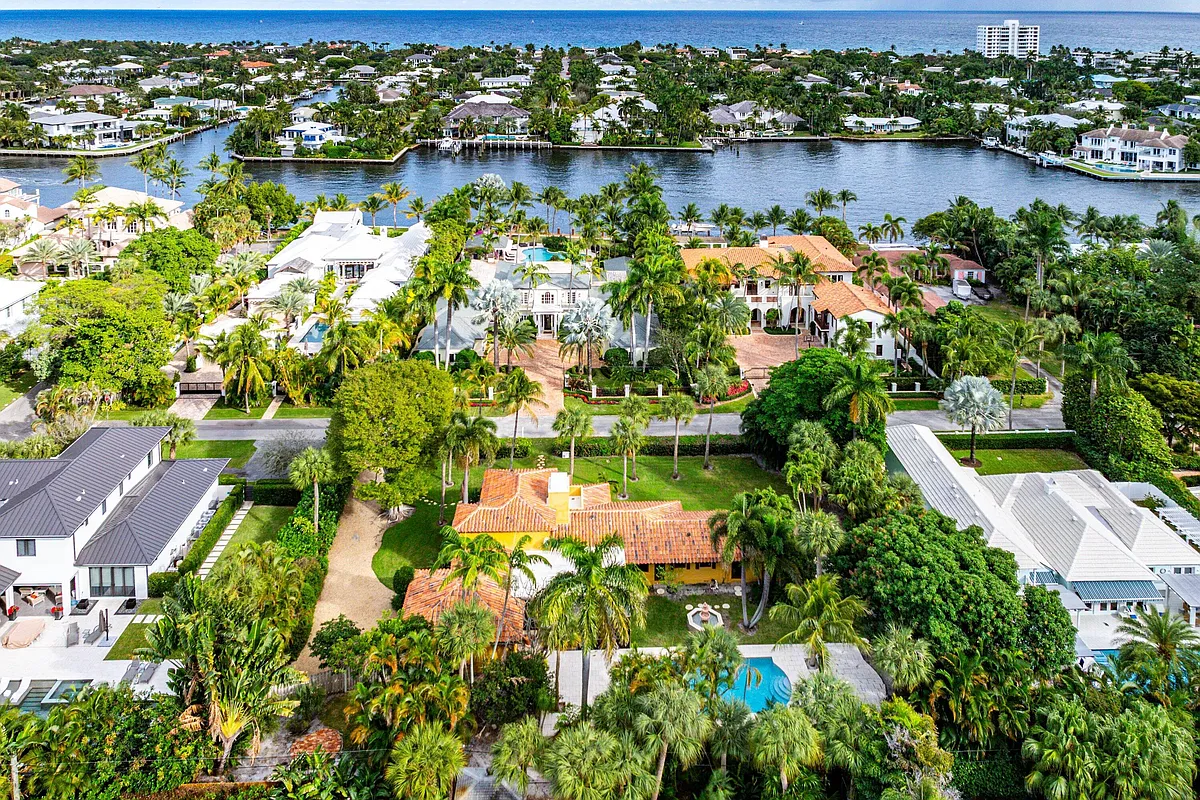 Building Photo - 334 Palm Trl