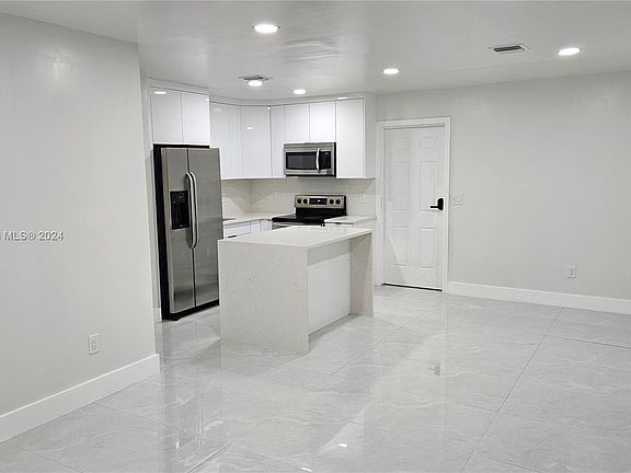 3rd image of 656 NW 21st St