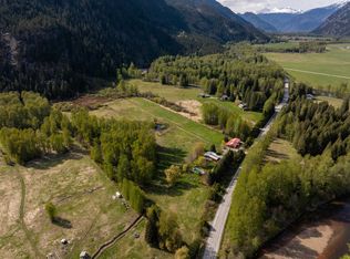 7869 Pemberton Meadows Rd, Pemberton, BC V0N2L1