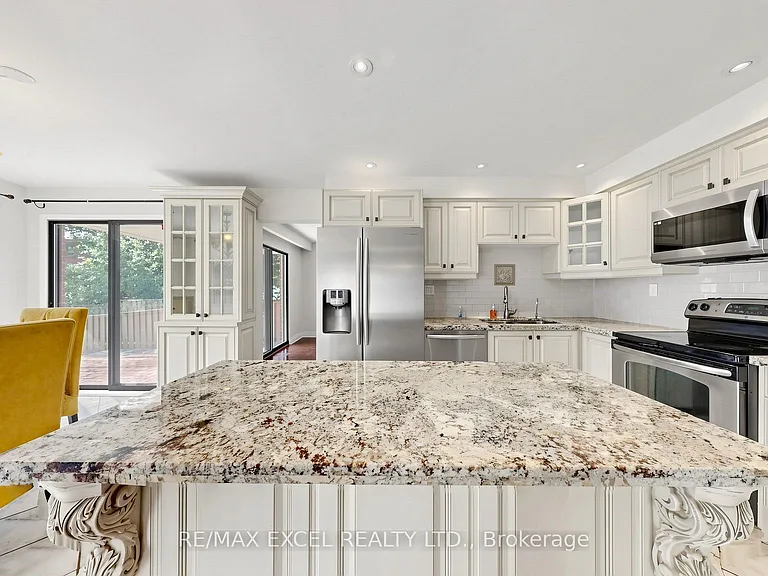 21 Mary Gapper Cres — Photo 14