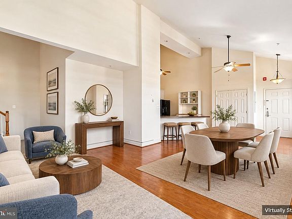 2nd image of 603 7th St Suite 402