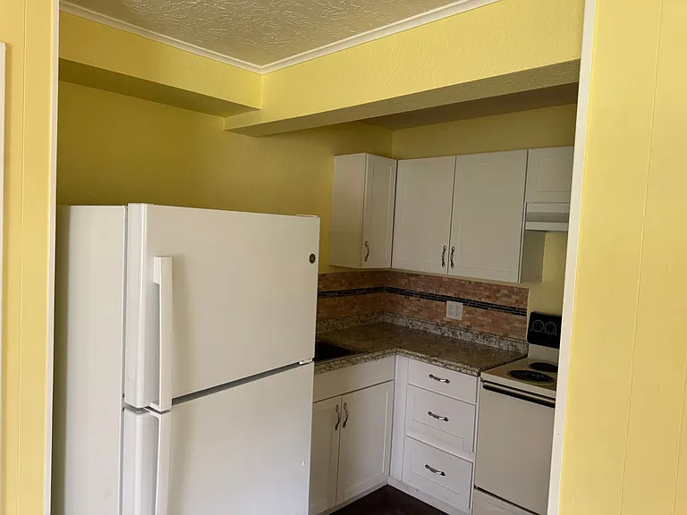 3011 Brentwood Dr #B — Photo 5