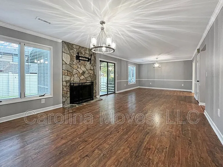 419 Sparrow Hawk Ct — Photo 5
