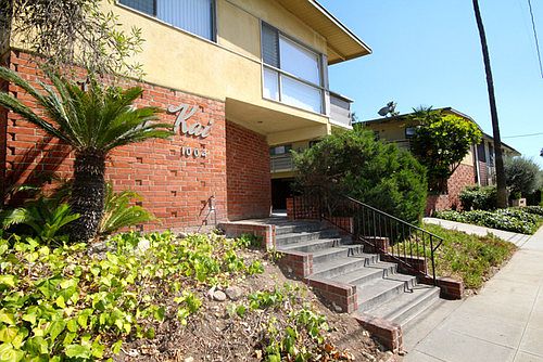 1st image of 1004 Arroyo Dr APT 12