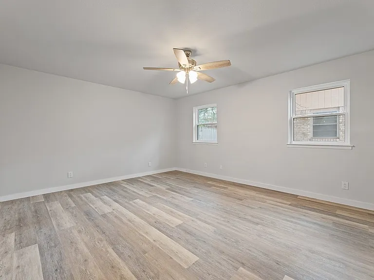 3607 W Michigan Ave — Photo 11