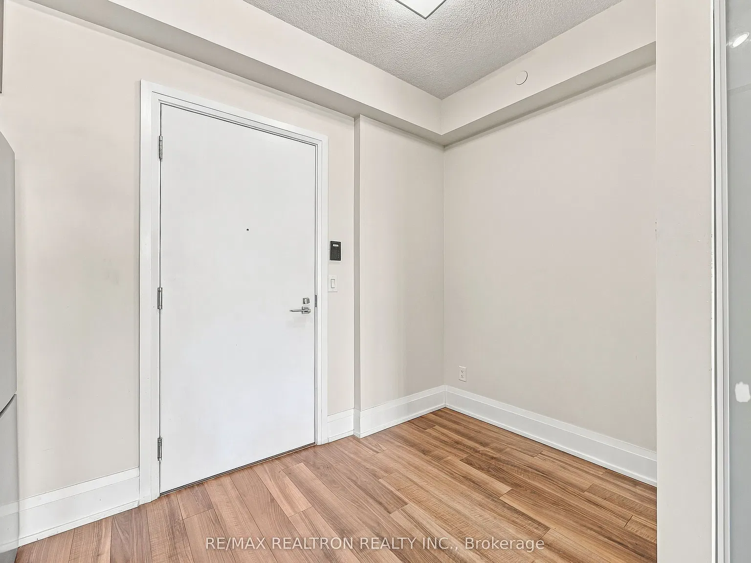 2 bed, $2,300 — Photo 3