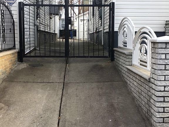 5th image of 10713 114th St