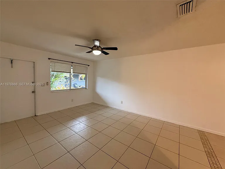 1104 N 17th Ct #105 — Photo 5