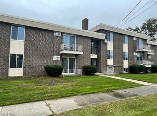 15212 Maple Park Dr APT 11, Maple Heights, OH 44137