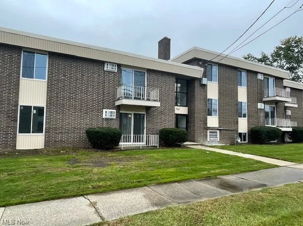 15212 Maple Park Dr APT 11, Maple Heights, OH 44137