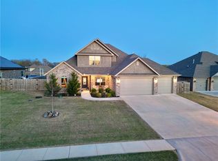 701 Valley Ln, Springdale, AR 72762