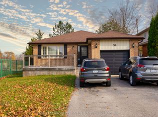 36 Rosenfeld Dr, Barrie, ON L4M5X8
