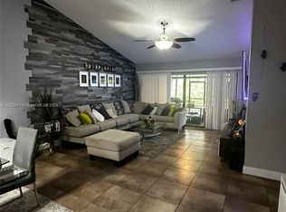 328 Fairway Cir #33, Fort Lauderdale, FL 33326