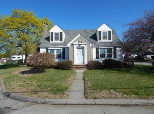 22 Peerless St, Cranston, RI 02910