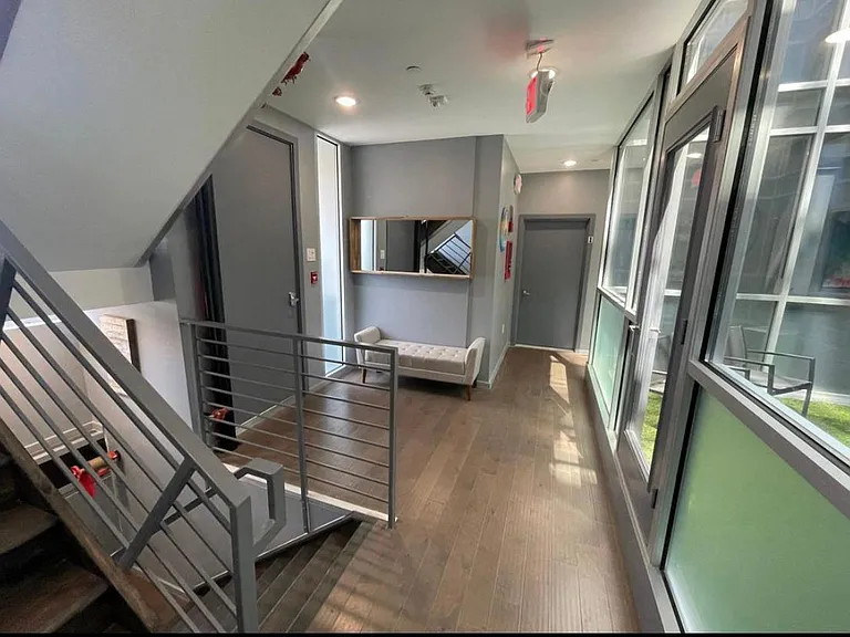 1235 N Franklin St #3 — Photo 13