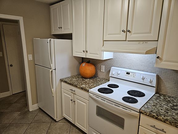 4th image of 3136 Lawton Ct