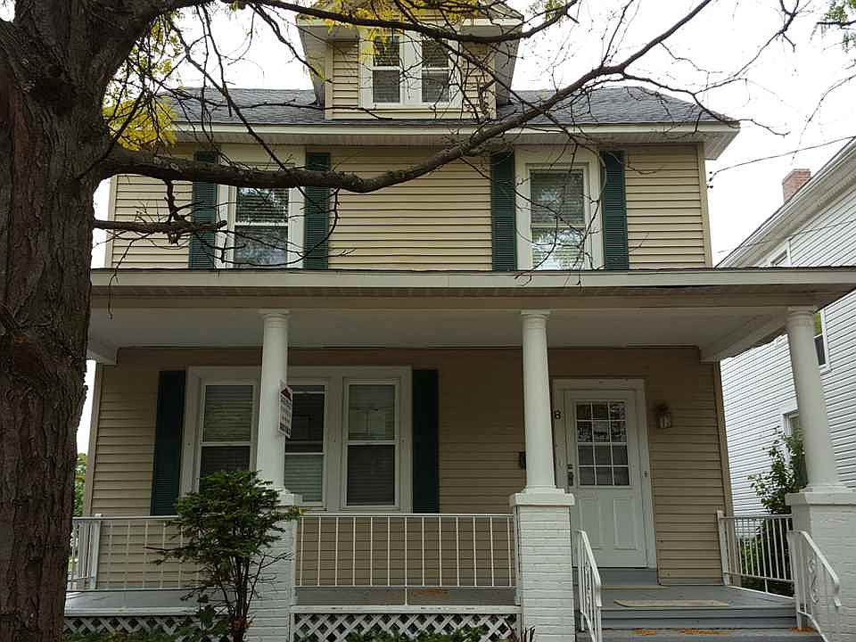 1st image of 8 Woodrow Ct