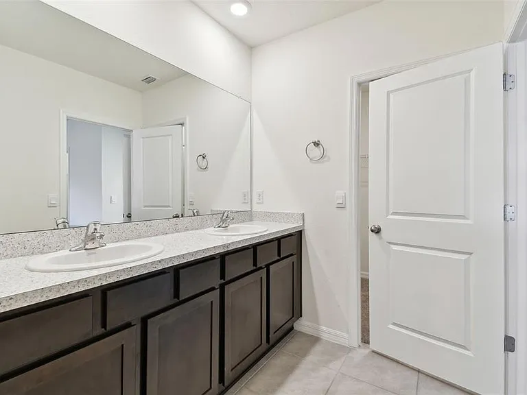 2880 Evergreen Elm Pass — Photo 32