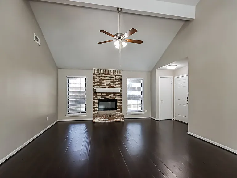 10015 Waving Fields Dr — Photo 5