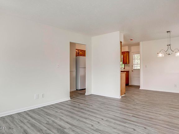 3rd image of 7104 Dittmar Dr