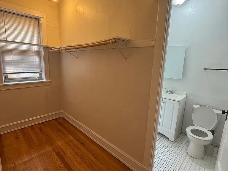 1357-67 W Greenleaf Ave — Photo 3