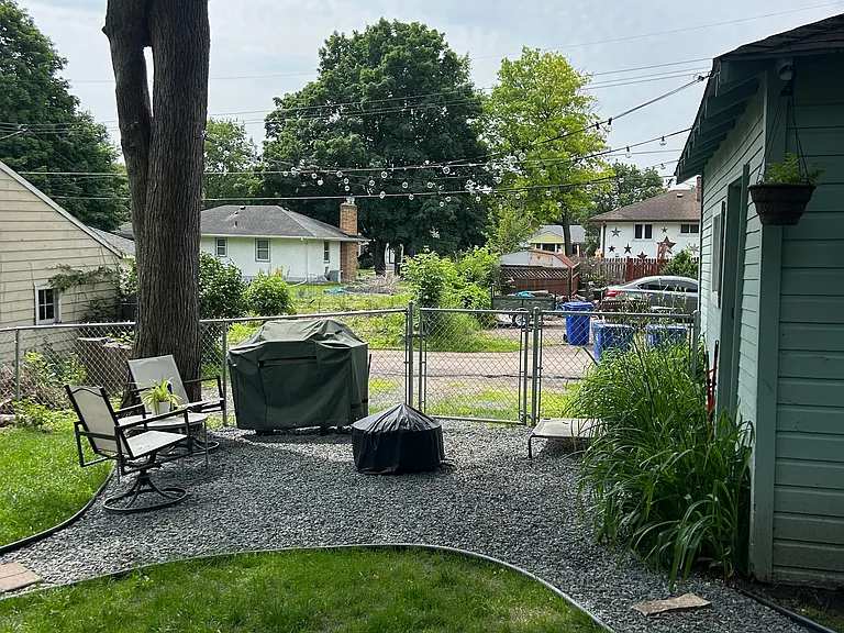 992 Randolph Ave — Photo 3