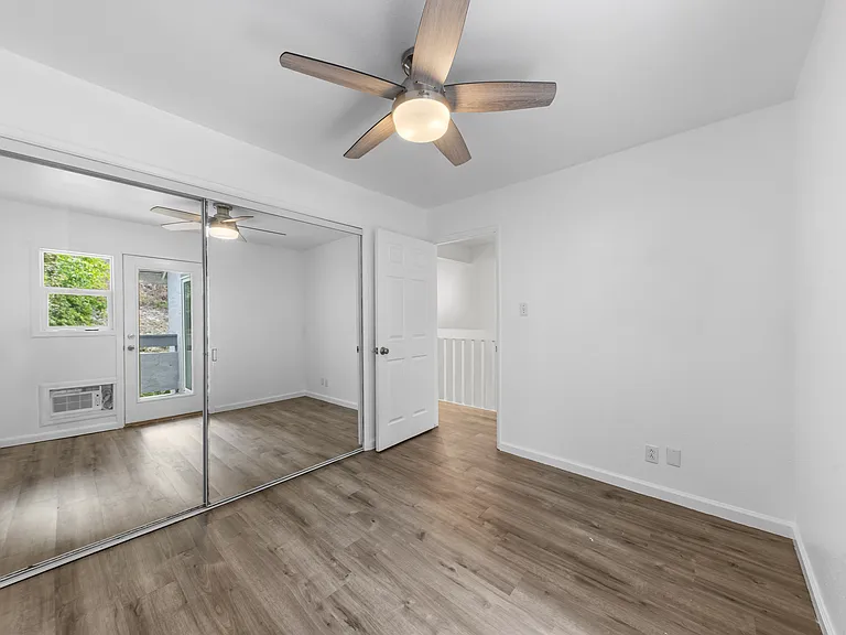 1136 Kumukumu St — Photo 12