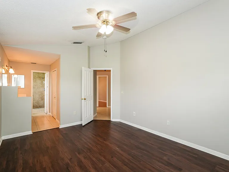 1846 Twisting Ln — Photo 11