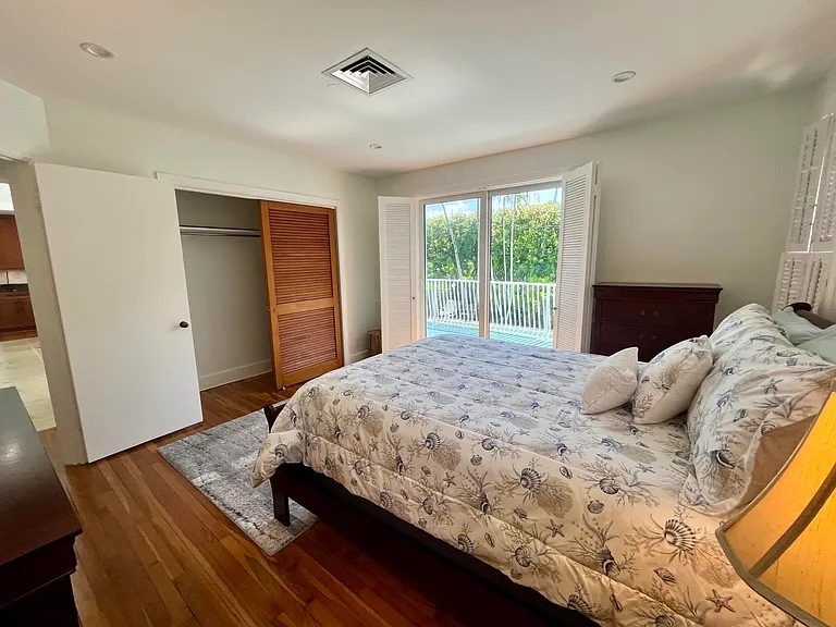115 Dolphin Rd — Photo 18