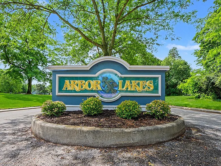 Arbor Lakes Apartments — Photo 47