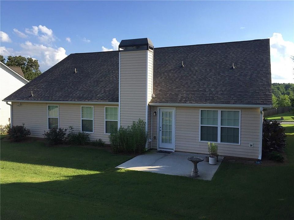 2nd image of 665 Galloping Bend Ct