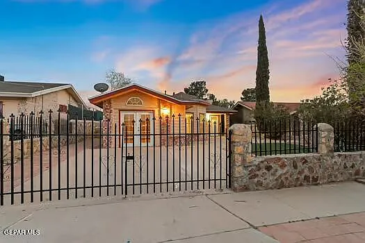 2 bed, 1.5 bath, 1491 sqft, $1,650 — Photo 4