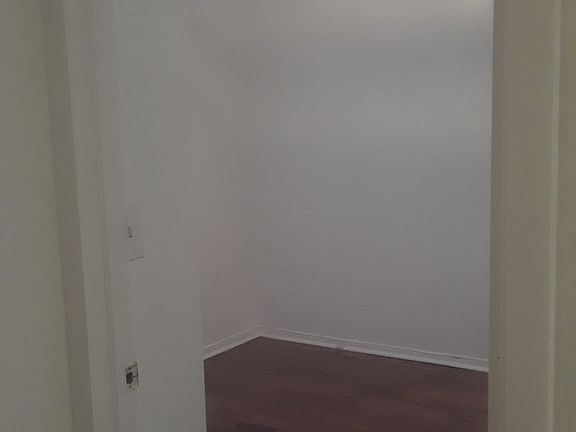 4th image of 3017 34th St