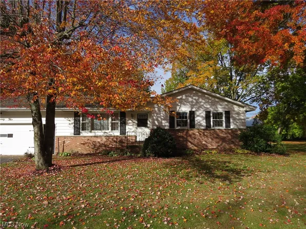 175 Wall Dr, Cortland, OH 44410