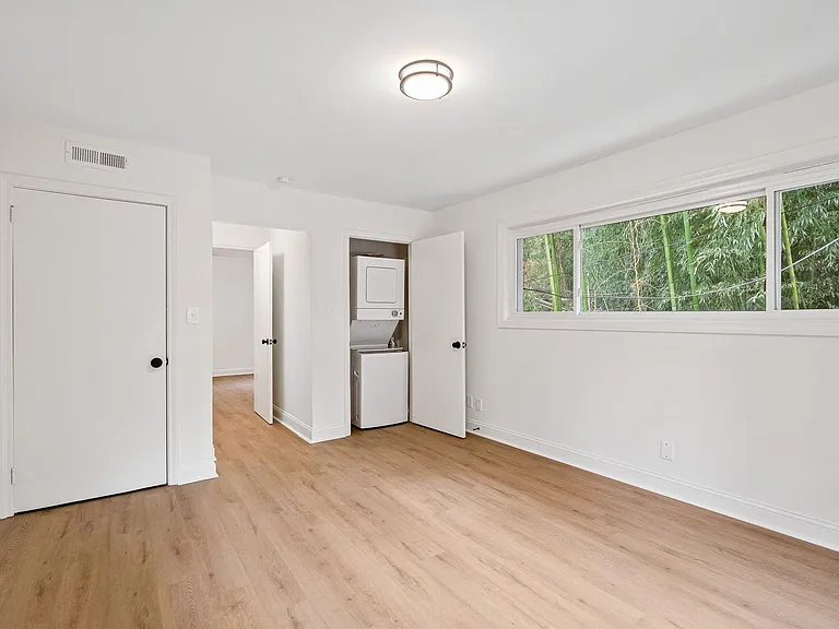 1121 West End Blvd — Photo 22