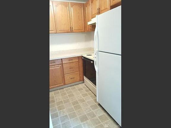 2nd image of 1907 C St SE