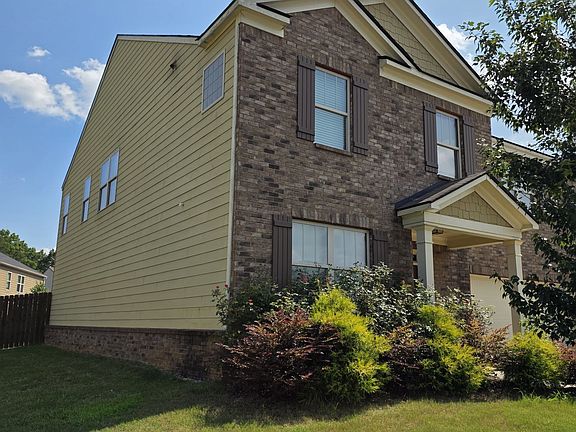 2nd image of 605 Sturbridge Ct