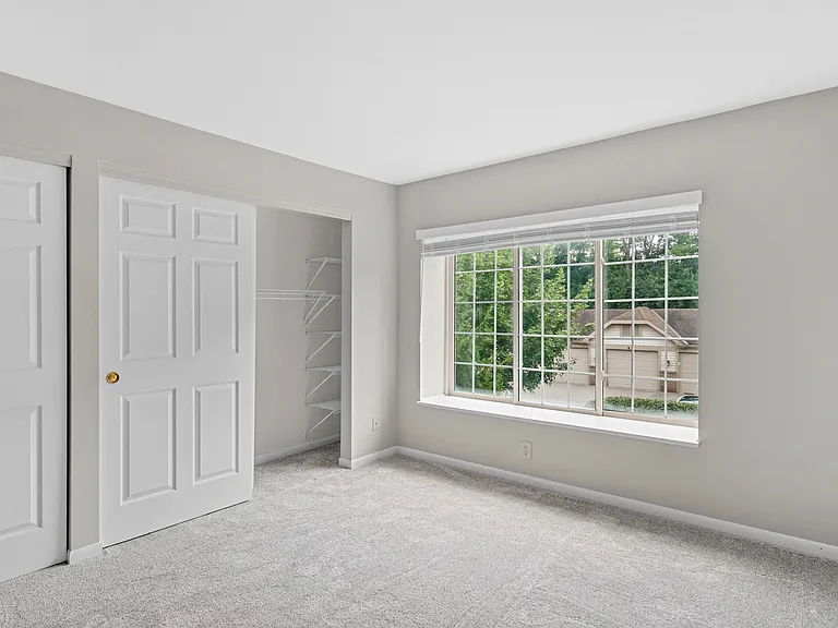 580 Cloverfield Ln #301 — Photo 8