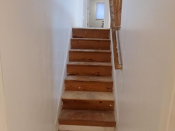 5th image of 110 Hawley Ave Floor 1