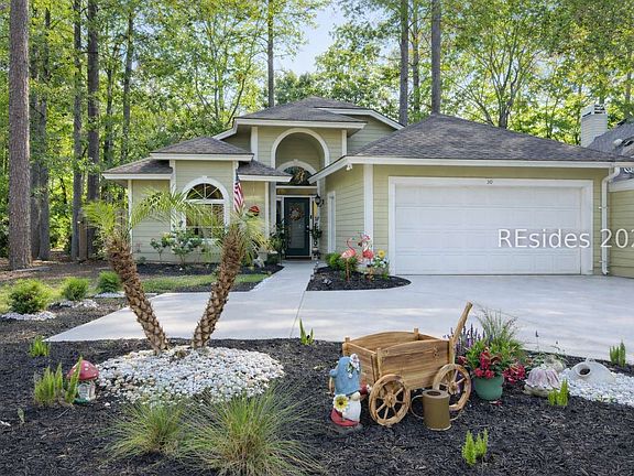 3rd image of 50 Pipers Pond Rd