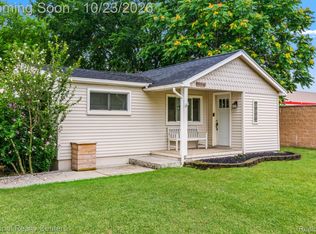 18240 Sycamore St, Roseville, MI 48066