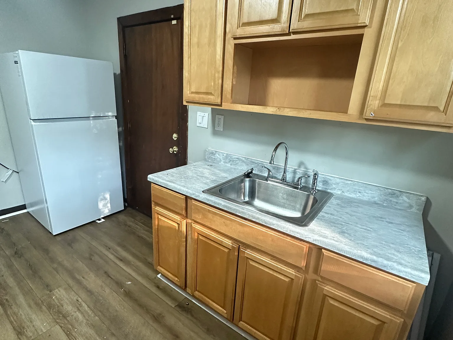 3 bed, 1100 sqft, $1,649 — Photo 3