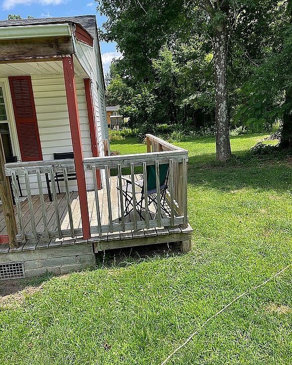 2nd image of 2901 E Wendover Ave